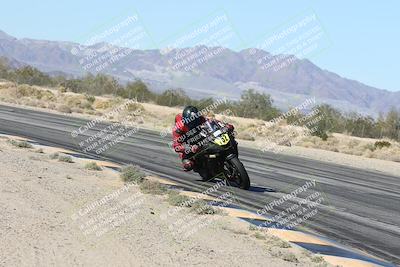 media/Dec-04-2025-Racers Edge (Thu) [[5ebc9f124d]]/3-B Group/3-Session 2 (Turn 7 Inside)/